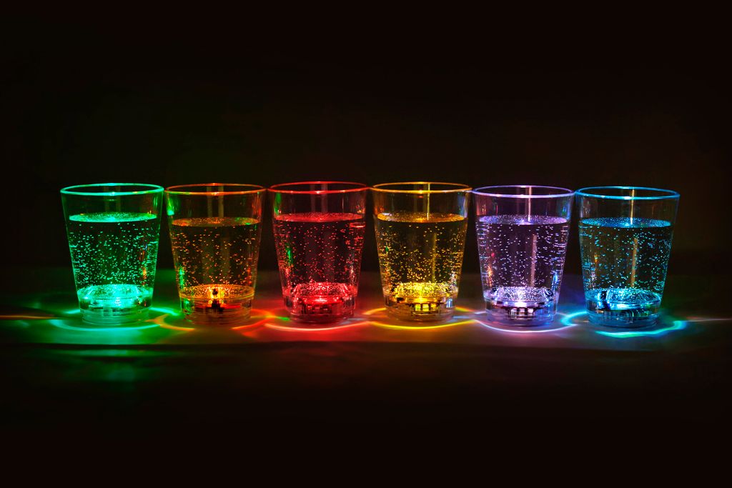 6/12er Set LED Schnapsgläser Shot Glas Blinkend Farbwechsel Leuchtend Party 4cl 