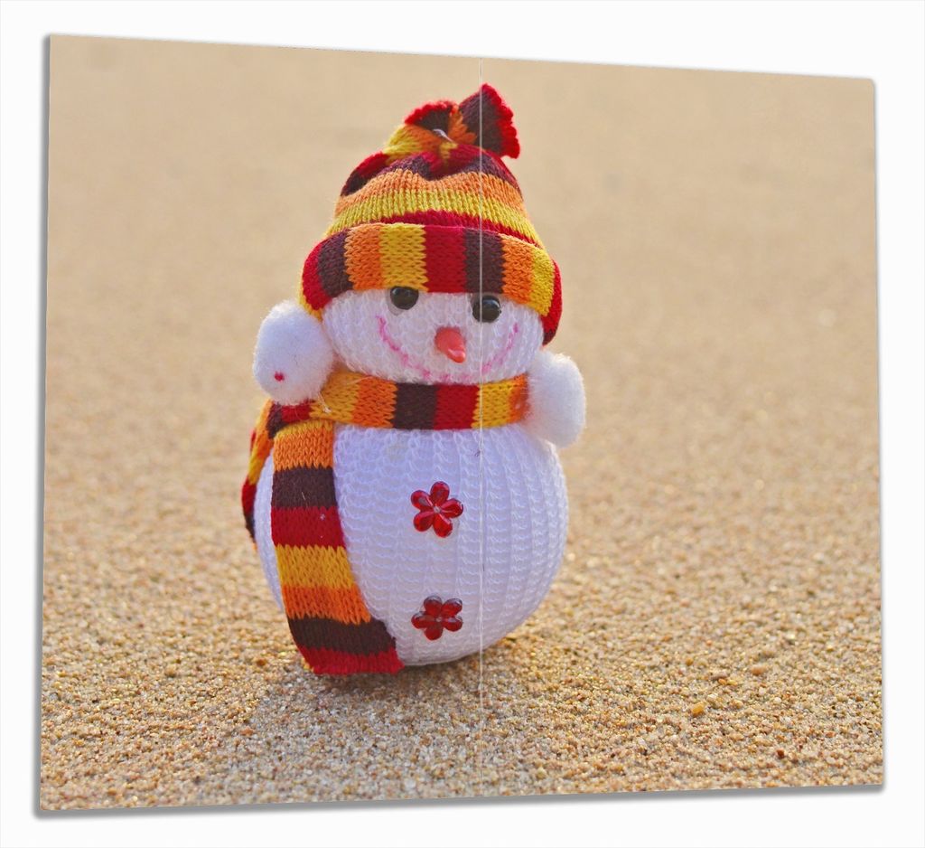 Wallario Herdabdeckplatte aus Glas, Größe 60 x 52 cm 2-teilig, Motiv Schneemann am Strand