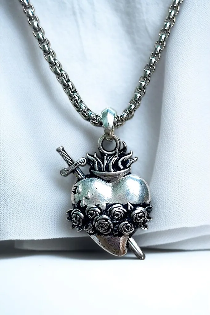 Collier Homme Sacré-Cœur Fait Main, Médaillon Gravé et Chaîne Robuste