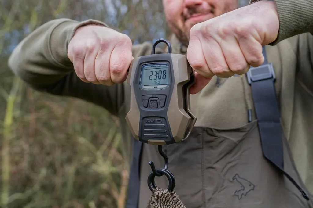 Balance poisson avec écran rétroéclairé Avid Carp Digital Scale noir - 4