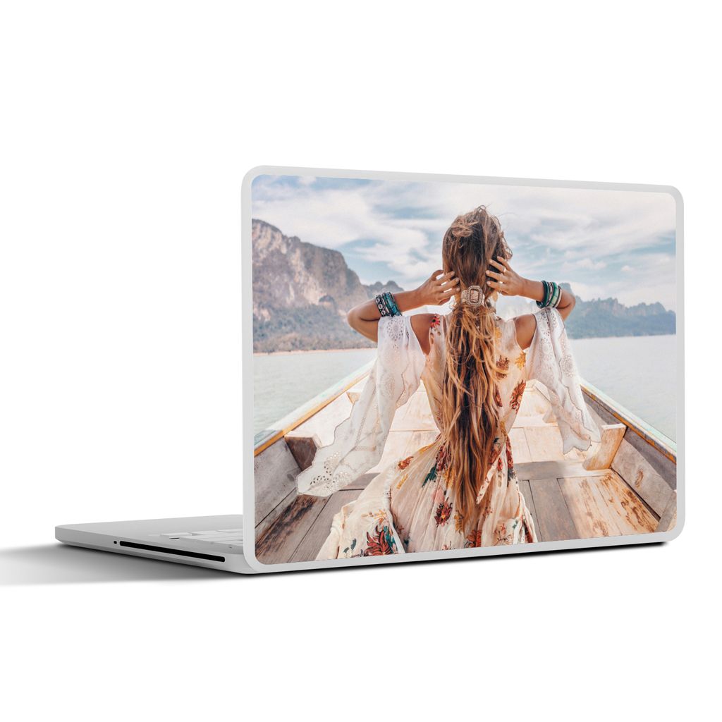 MuchoWow Laptop Aufkleber Sticker Cover Frau - Boot - Norwegen - Weiß - Wasser - Bergen 31x22.5 cm - Laptop-Deko