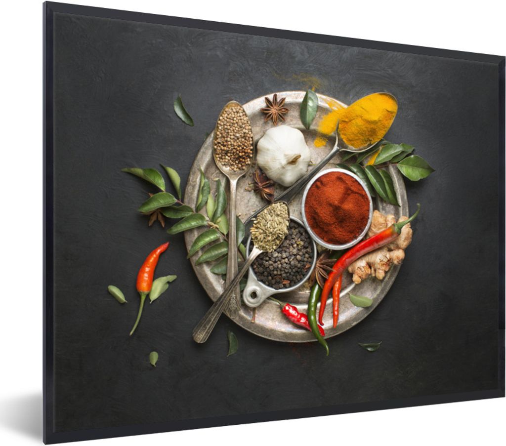 MuchoWow Gerahmtes Poster Gewürze - Teller - Pfeffer - Schwarz - Löffel - Silber 40x30 cm - Poster mit Schwarzem Bilderrahmen Wandposter Rahmen...