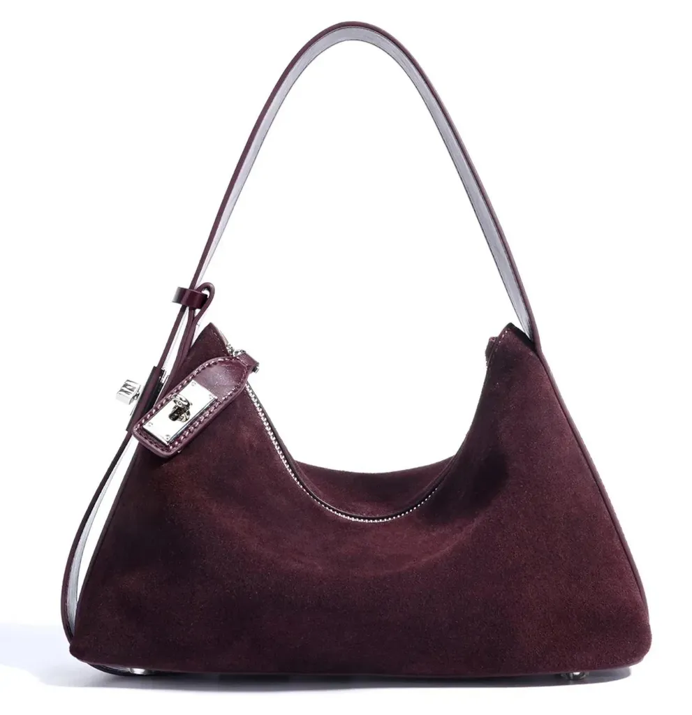 Sac demi-lune en daim bordeaux - Bandoulière ajustable et cuir souple
