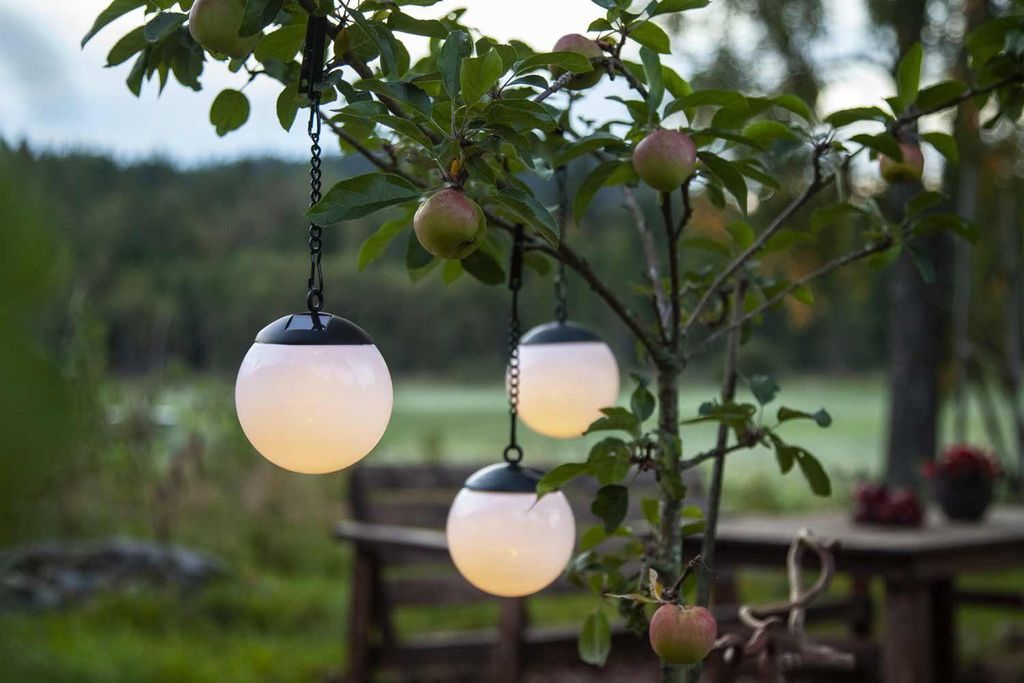 LED Solar-Hängeleuchtkugel Ø 10cm mit Metallkette 1 LED Produktbild 