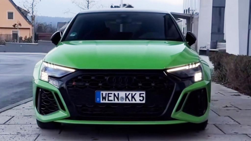 Jochen Schweizer Audi RS3 mieten Weiden in der Oberpfalz (1 Tag); Erlebnis verschenken oder selbst erleben; Gutschein gültig für 5 Person Gruppen...