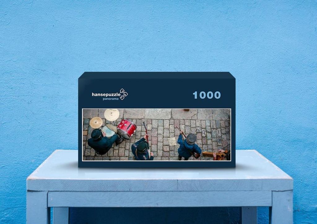 hansepuzzle 71064 - Straßenmusiker Puzzle, 1050 Teile, Hintergründe, 60,0 x 46,0cm mit hochwertiger Aufbewahrung, Kartonbox & Beutel