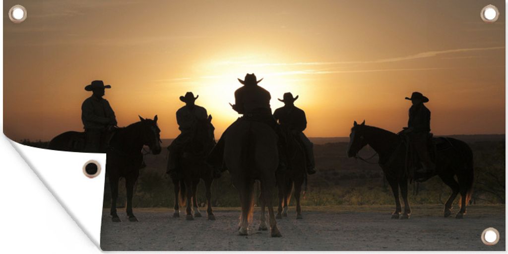 MuchoWow 60x30 cm Outdoor-Poster Gartendeko Sichtschutz Garten Poster für den Garten Eine Gruppe von Cowboys bei Sonnenuntergang