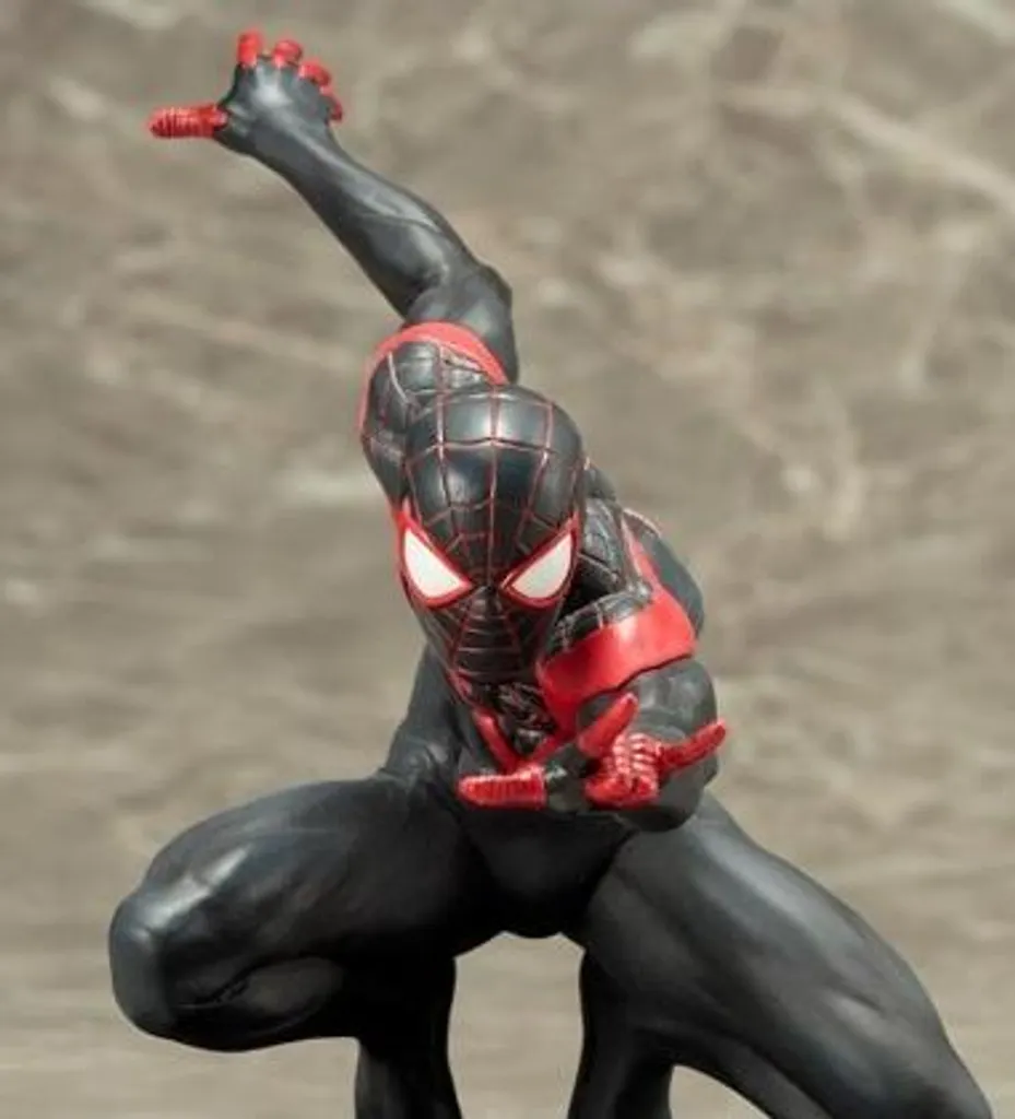 Décoration Figurine Spider-Man Miles Morales pour Bureau et Vitrine