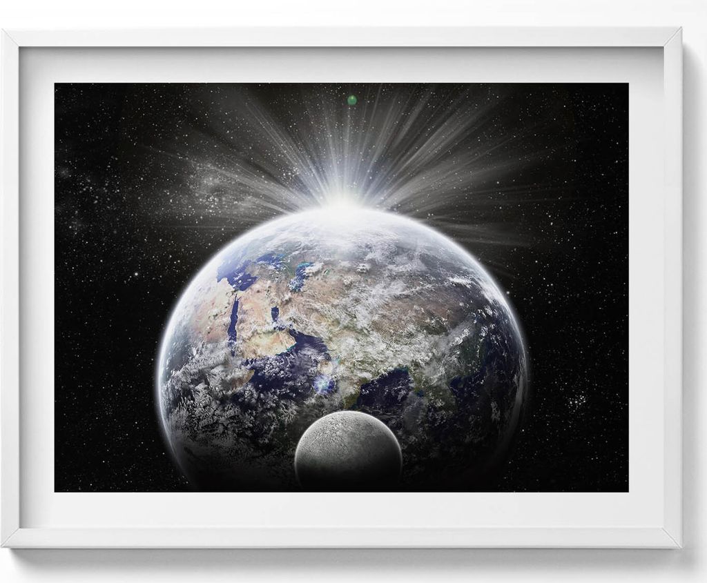Blick auf die Erde und den Mond– Wandbild mit Rahmen – Gerahmtes Bild – Wanddekoration – 80x60 cm – Weiß Rahmen