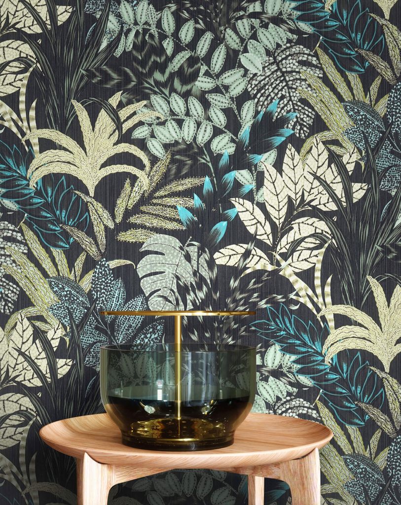 NEWROOM Tapete Schwarz Vliestapete Dschungel - Dschungeltapete Floral Grün Blumen Blätter Blumentapete Tropisch Mustertapete