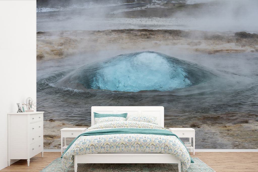 MuchoWow Fototapete für Wohnzimmer oder Schlafzimmer Wandtapete Vinyl Motivtapete Der leuchtend blaue Geysir mit Dampf in Island - 390x260 cm - ...