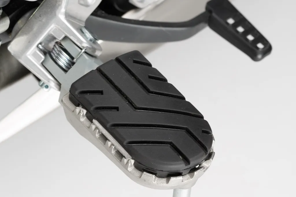 Kit Repose-pieds ION SW-MOTECH pour Honda BMW Triumph - Réglage Inox