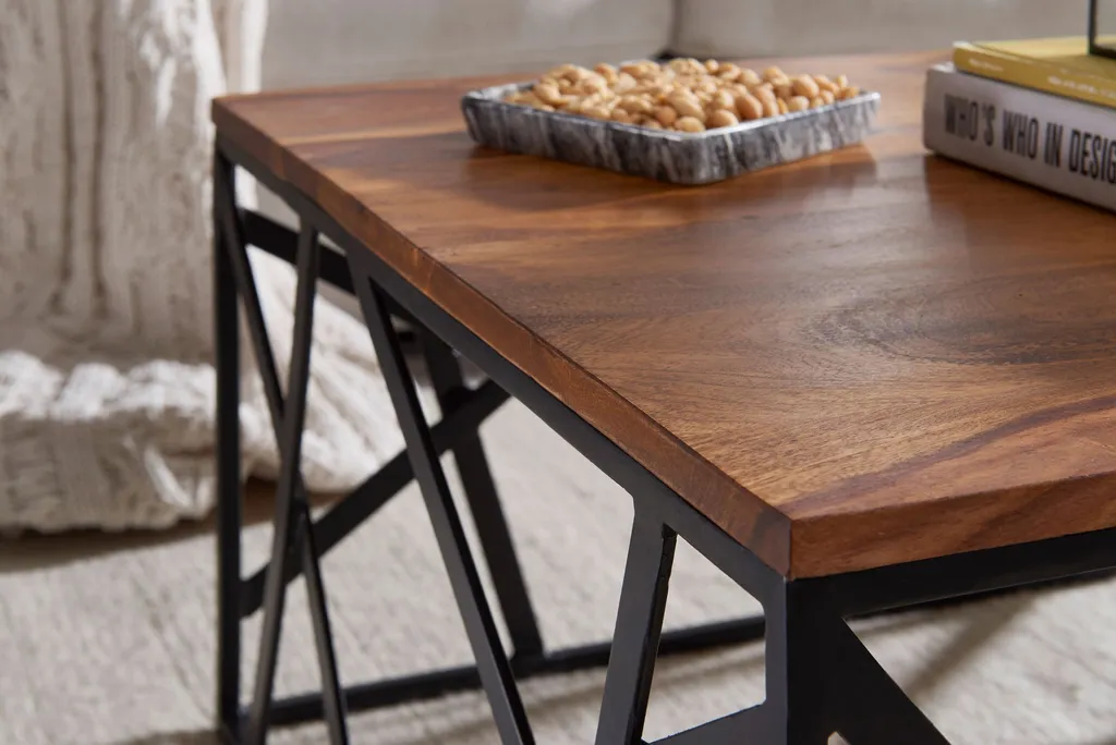 Table basse de salon compacte idéale pour apéritifs et petits salons