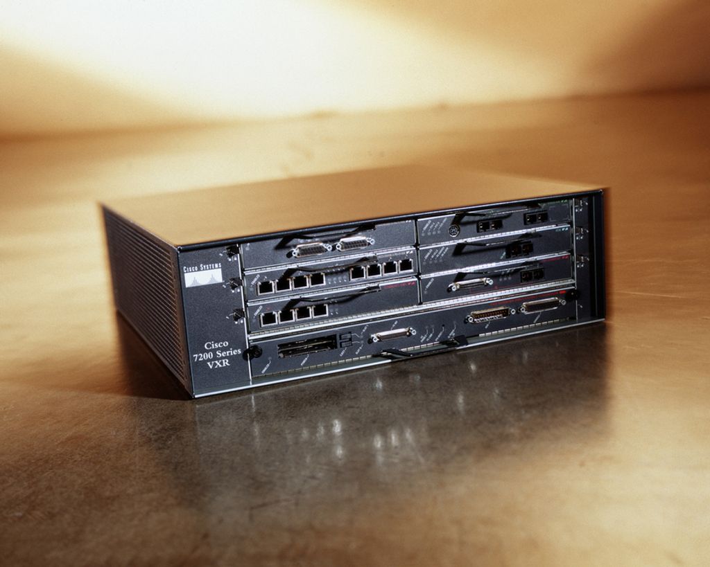 Cisco 7200 7206VXR Router - 3 Anschlüsse - 3 RJ-45 Port(s) - 9.0 - Gigabit-Ethernet - 3U