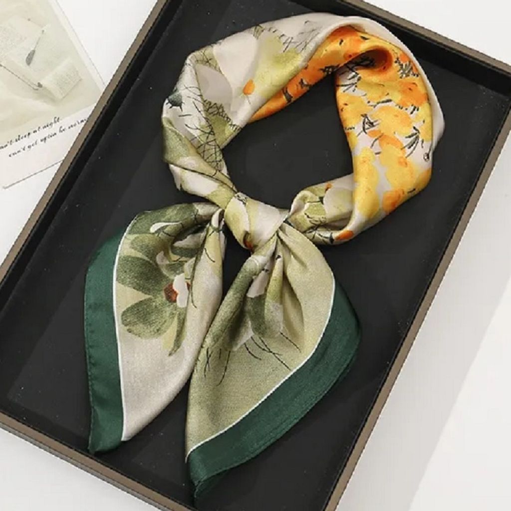 Elegantes Halstuch Gloria - Raffinierte Aquarellmuster in Grün KP36483