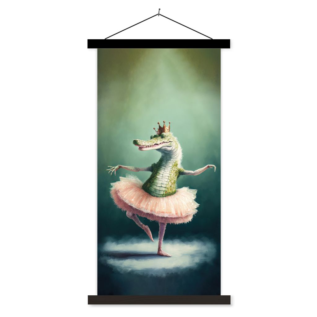 MuchoWow Textilposter Krokodil - Krone - Gold - Ballett - Porträt - Kinder 60x120 cm mit schwarzem Rahmen - Magnete