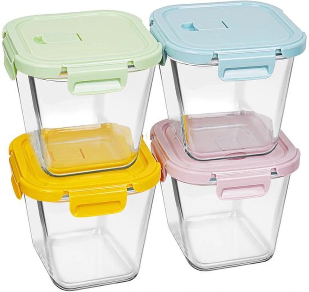 Vierdelige set vierkante glazen voedselcontainers met deksels