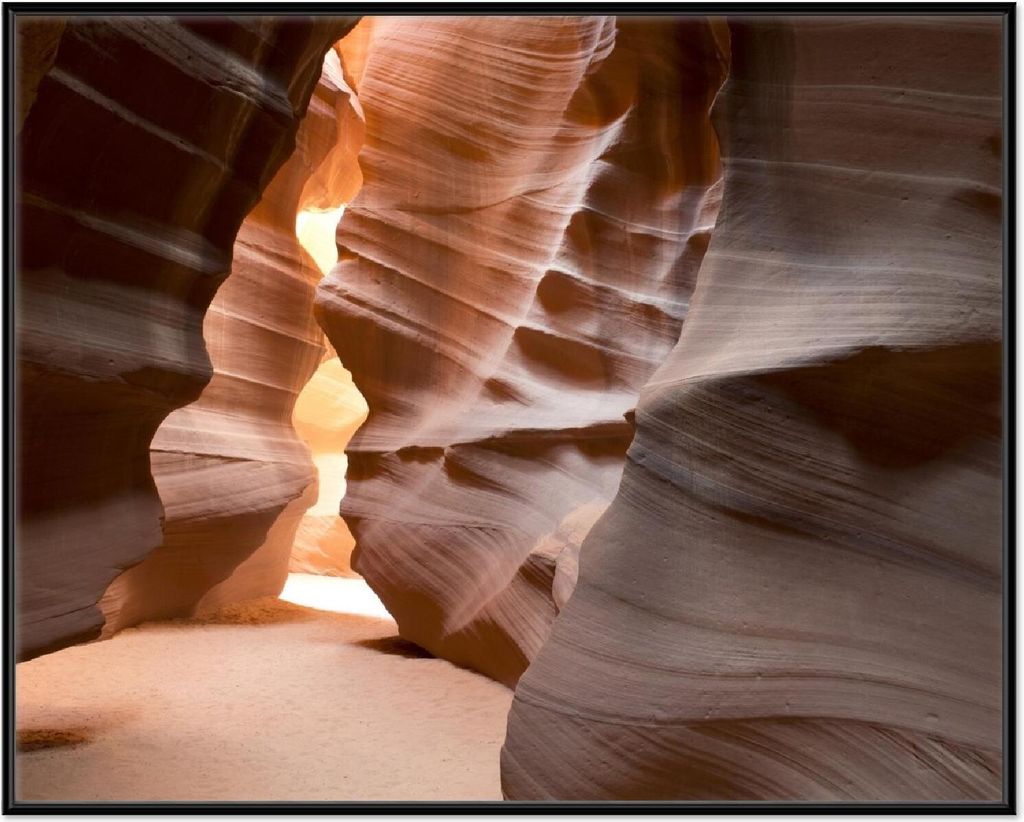 Wallario Wandbild Antelope Canyon Arizona USA, Größe: 40,30 x 50,30 cm, Poster mit schwarzem Aluminiumrahmen