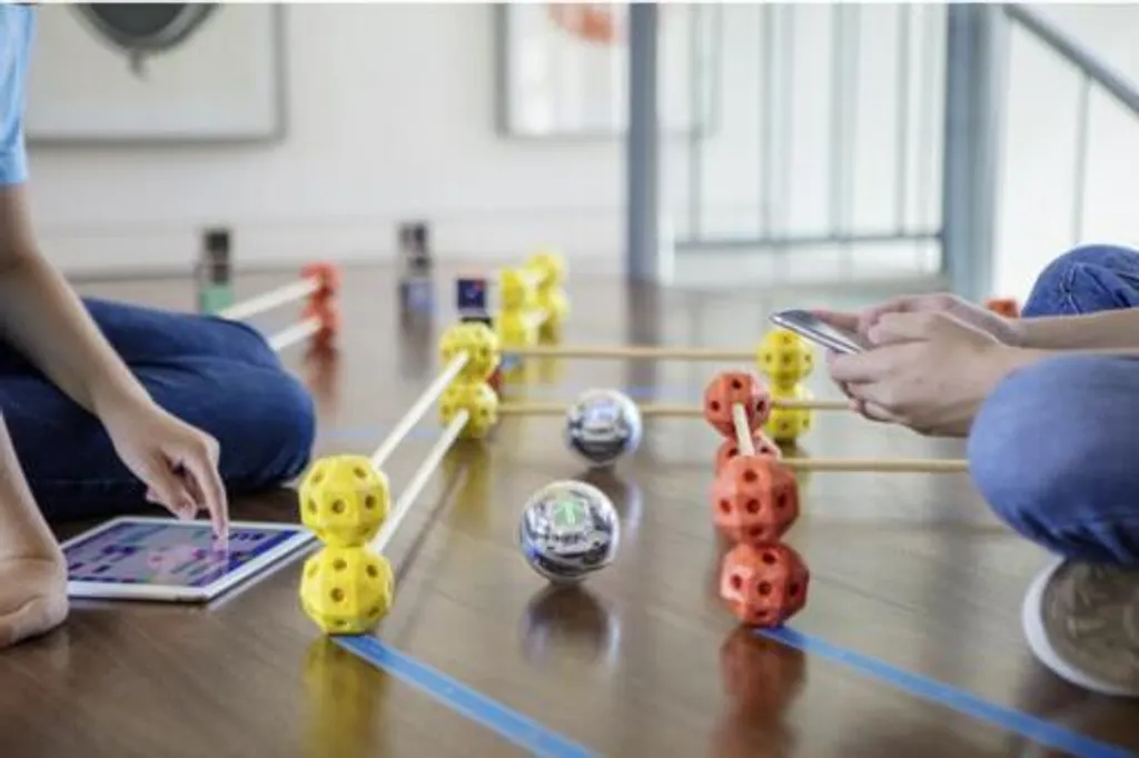 Sphero BOLT Robot Éducatif Programmable - Balle Robotique Transparente - 17