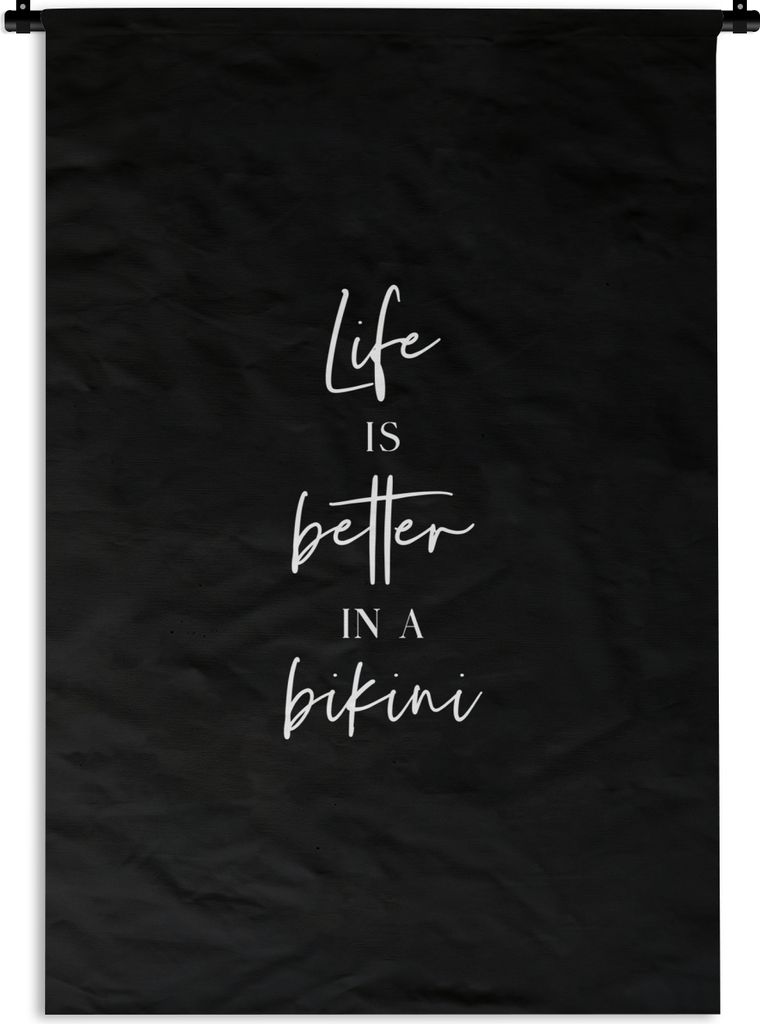 MuchoWow Wandteppich Wandbehang Das Leben ist besser im Bikini - Schwarz - Zitat 60x90 cm Tapisserie Dekoration Wandtuch - Foto-Teppich - Abwaschbar