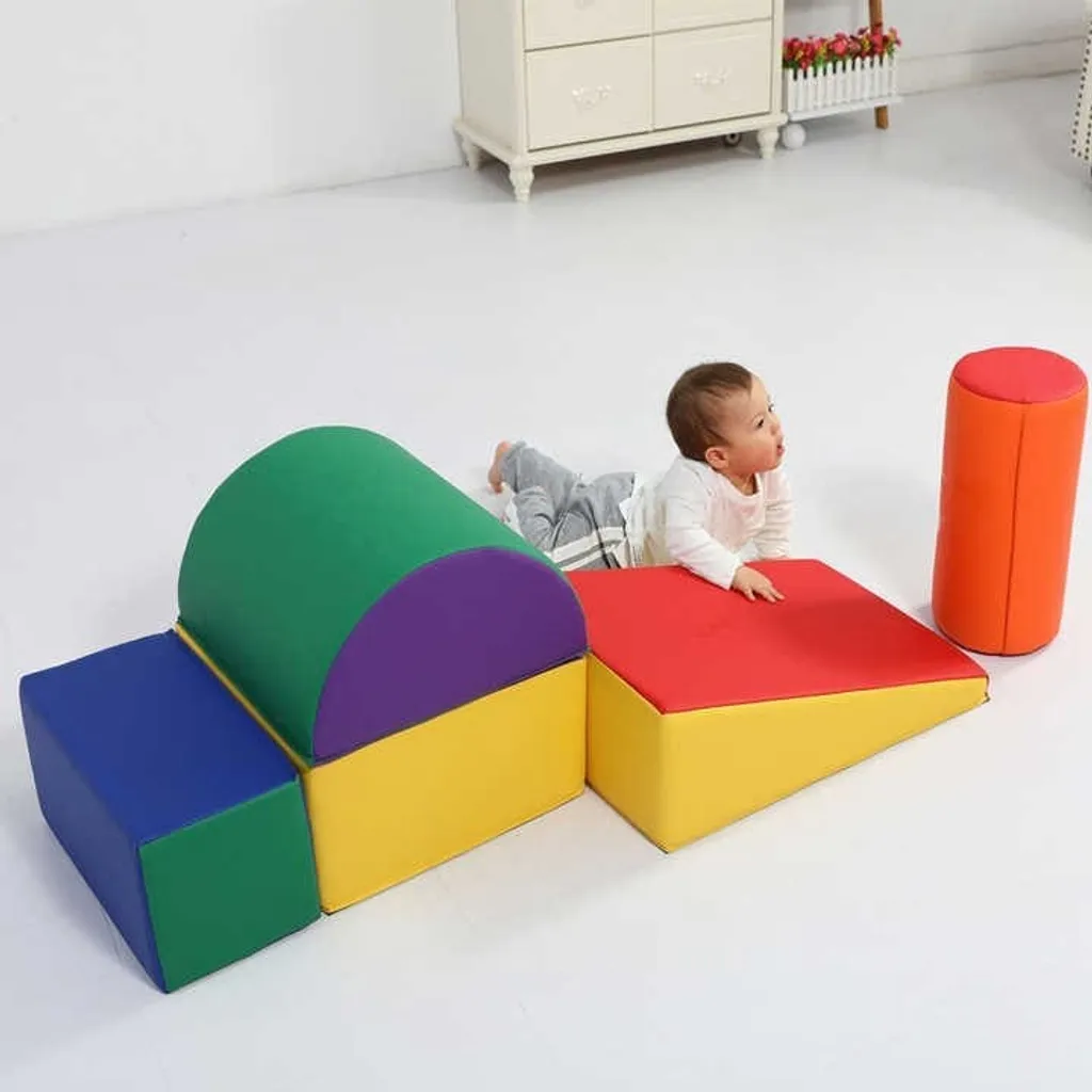 Module de psychomotricité en mousse aux couleurs pastel pour intérieur