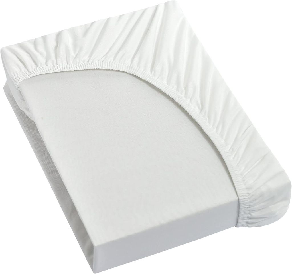 A white fitted sheet is shown on a mattress.