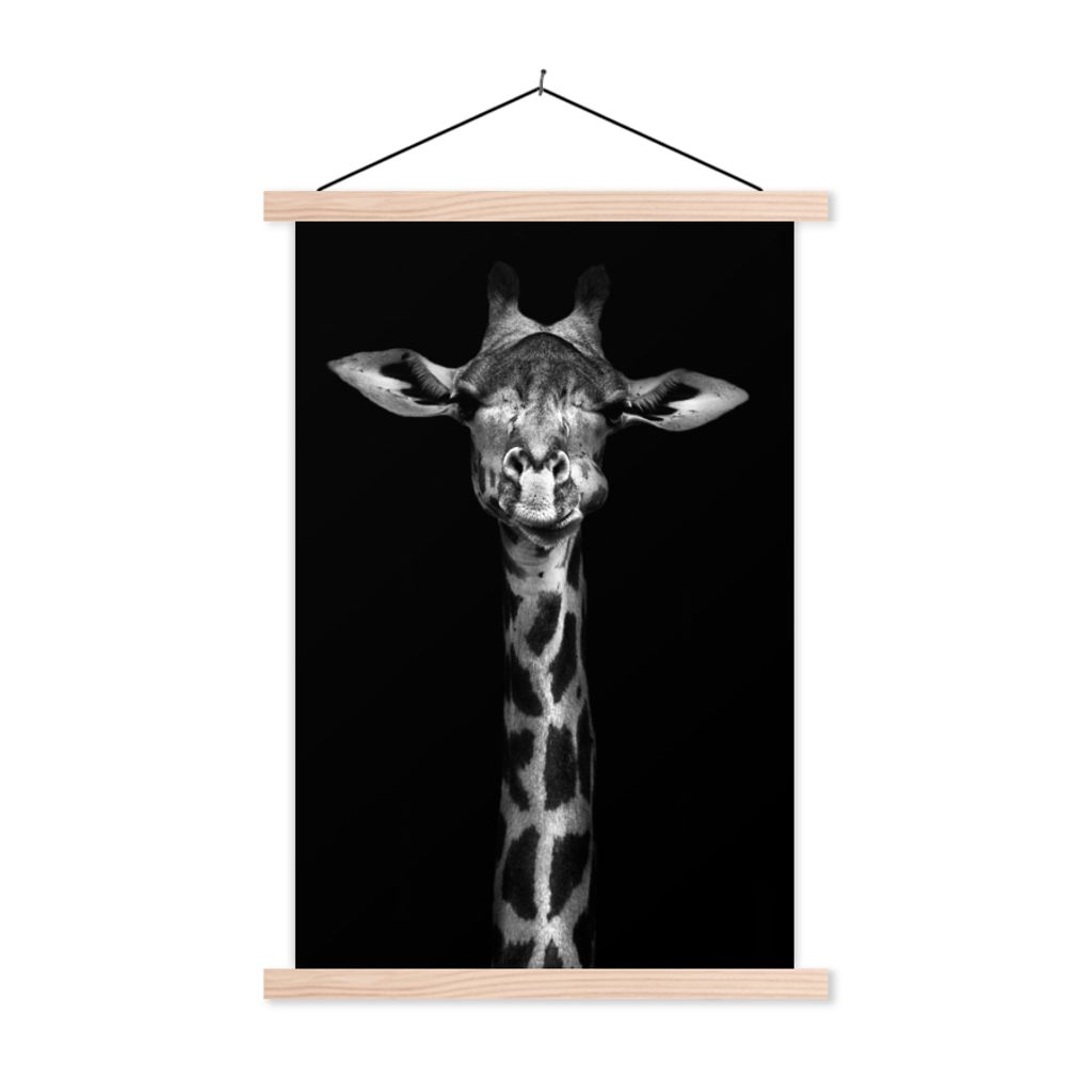 MuchoWow Textilposter Giraffe - Porträt - Tiere - Schwarz - Weiß 40x60 cm mit holzfarbenen Rahmen - Poster