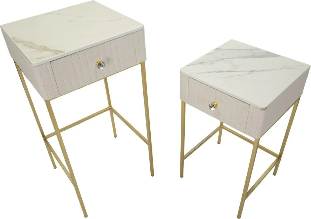 Optimisez vos angles vides avec ces 2 tables hautes en velours crème