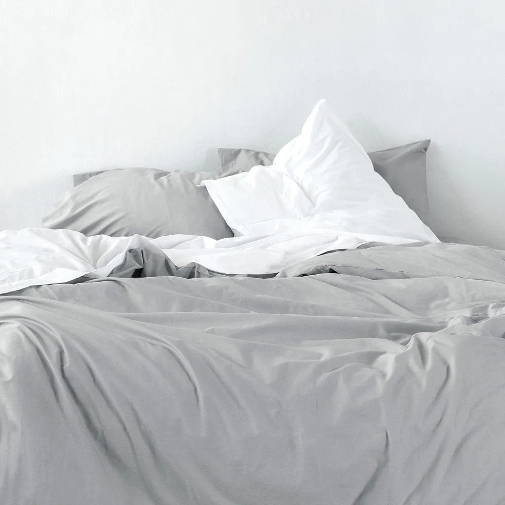 Housse de couette 220x220 HappyFriday BASIC grise idéale pour lit double