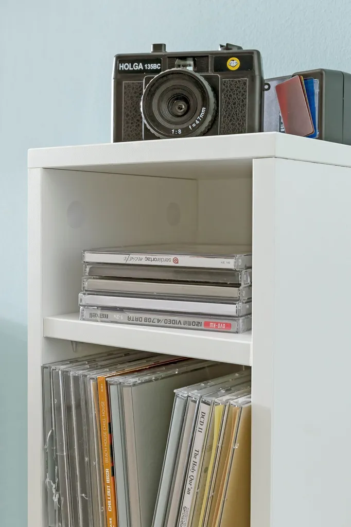 Meuble d'angle compact en bois avec 6 compartiments de rangement blancs
