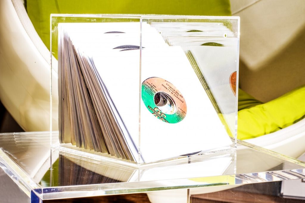 7even Acryl-Design-Cube 20cm, Acryl-Würfel als Stapel oder Wand-Regal-Display für z.b. CDs, Singles,