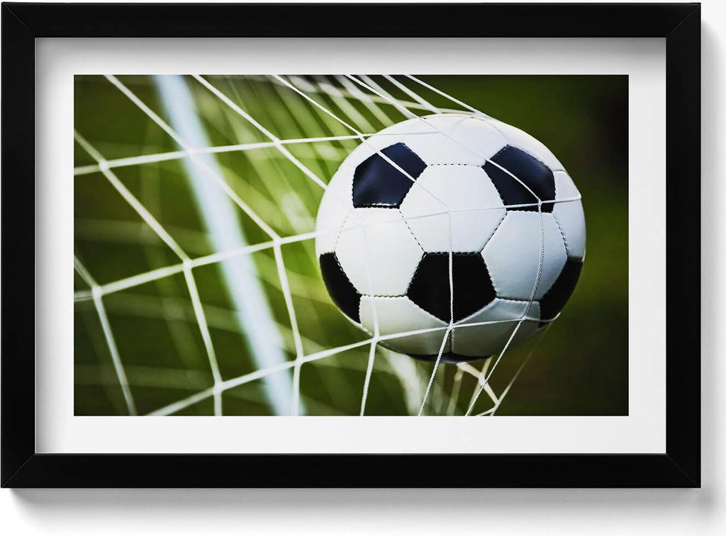 Ball in einem Tor– Wandbild mit Rahmen – Gerahmtes Bild – Wanddekoration – 30x20 cm – Schwarz Rahmen