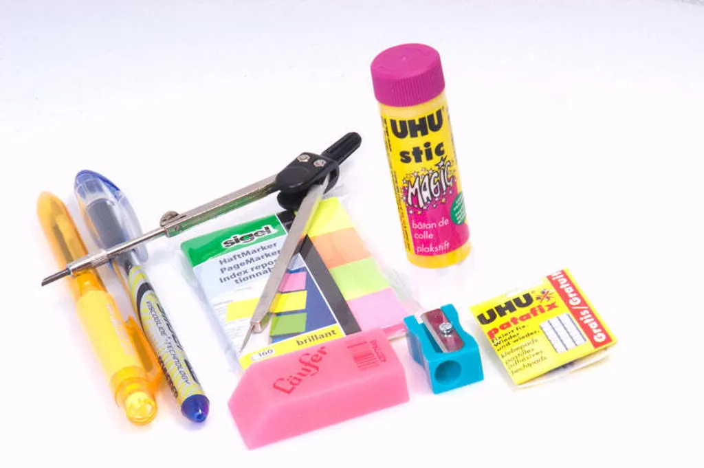 Kangaro K-7402 Coupe-papier avec Stylo et Gomme Intégrés - Multi-usage