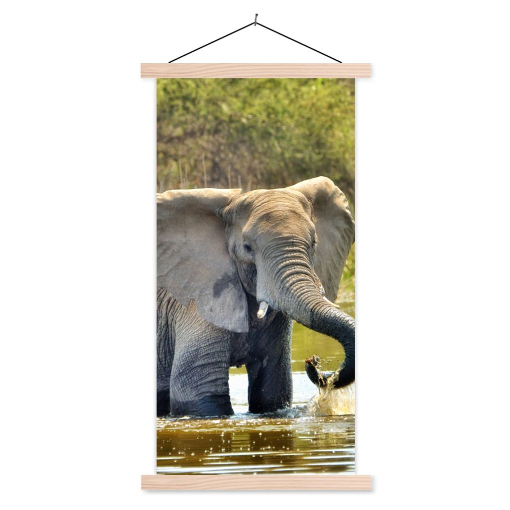 MuchoWow Textilposter Elefant - Wasser - Tiere - Natur 40x80 cm mit holzfarbenen Rahmen - Wohnzimmer