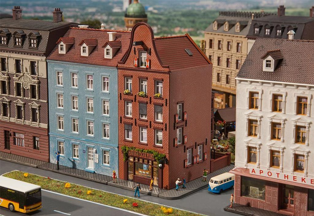 Faller 232335 Altstadthaus mit Zigarrenladen Epoche II