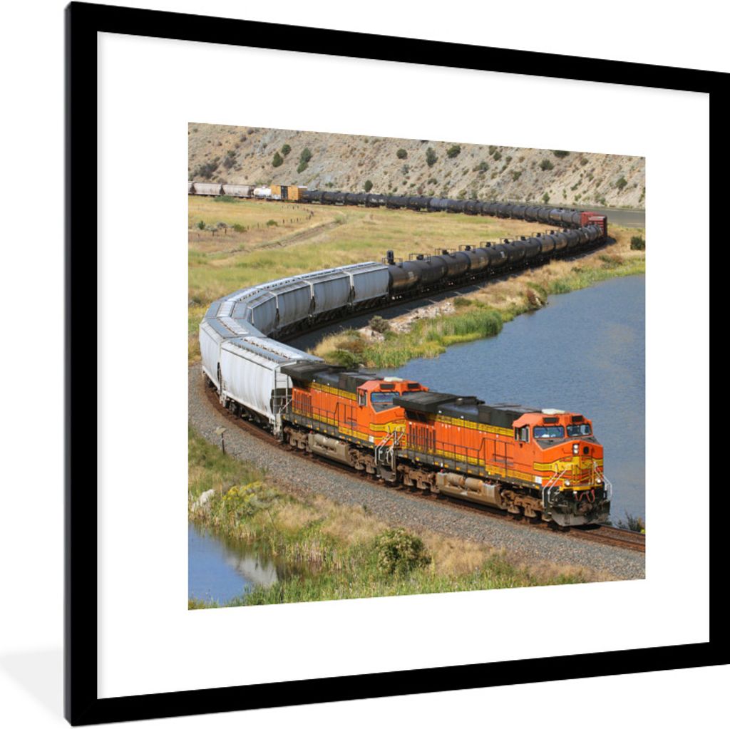 MuchoWow Gerahmtes Poster Ein orangefarbener Zug 40x40 cm - Poster mit Schwarzem Bilderrahmen Wandposter Rahmen Foto Bilder - Poster - Plakat im ...