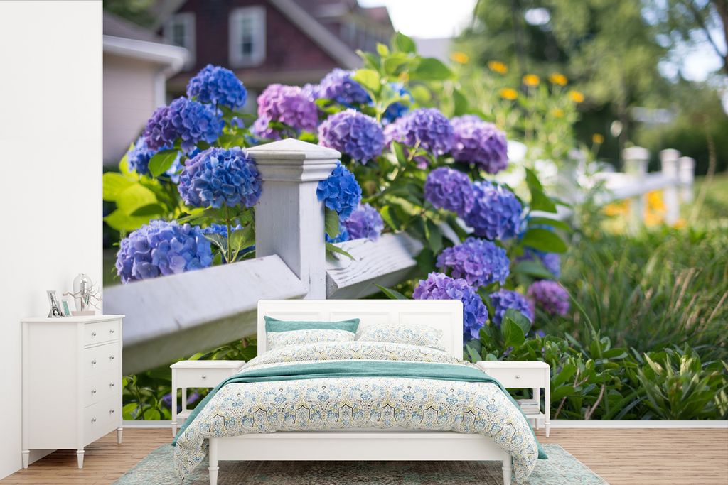 MuchoWow Fototapete für Wohnzimmer oder Schlafzimmer Wandtapete Vinyl Motivtapete Lattenzaun mit Hortensien - 390x260 cm - Papiertapete