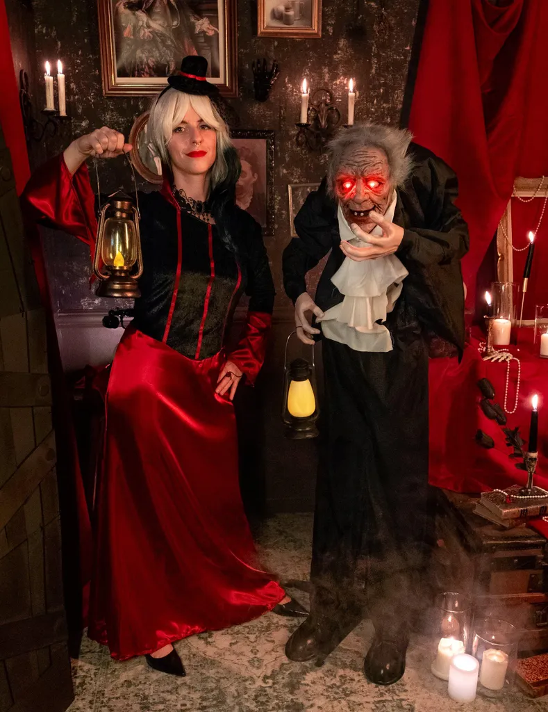Gardien Maudit de 158 cm pour Scénographie Halloween et Maison Hantée