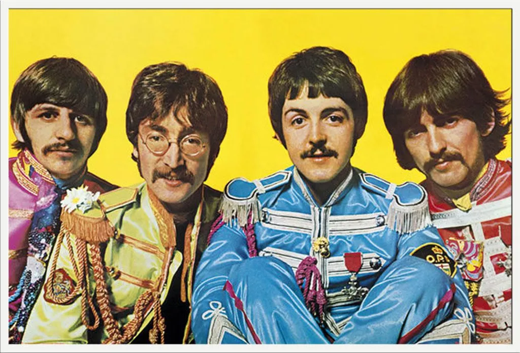 Cadre Blanc Shinsuke et Affiche Beatles Lonely Hearts Club Vitre Acrylique