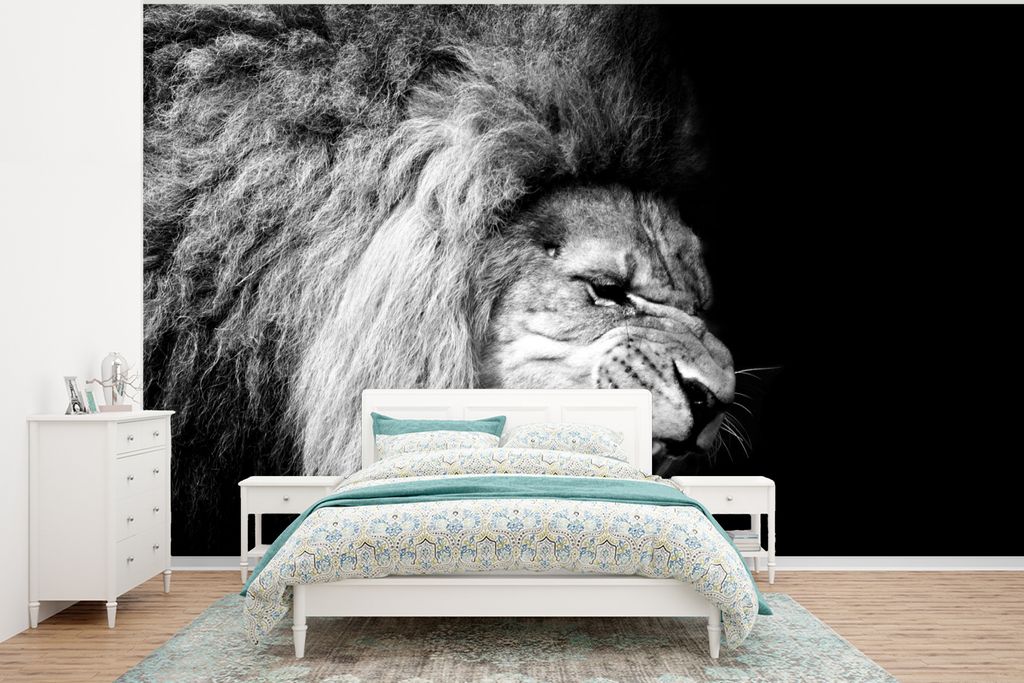 MuchoWow Fototapete für Wohnzimmer oder Schlafzimmer Wandtapete Vinyl Motivtapete Löwe - Porträt - Schwarz - Weiß - Tiere - 375x280 cm - Schl...