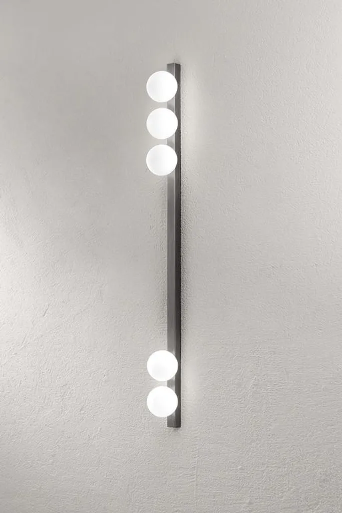 Plafonnier Moderne en Métal Gris avec 5 Globes en Verre Dépoli Perenz
