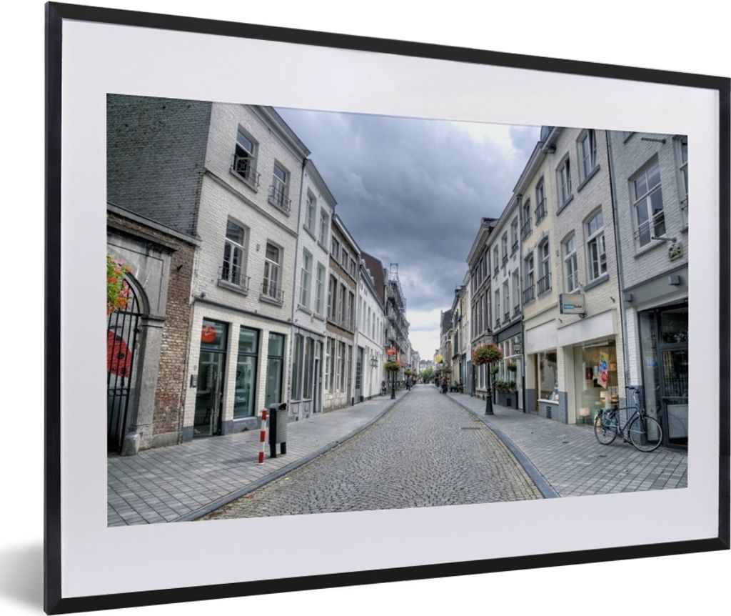MuchoWow MuchoWow Gerahmtes Poster Architektur - Maastricht - Weiß 60x40 cm - Poster mit zchwarzem Bilderrahmen - Schlafzimmer - Plakat in Rah...