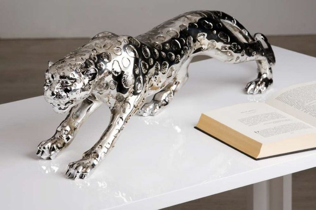 178 Gepard Figur Skulptur Tierfigur aus Polystone in silber L 28 cm 