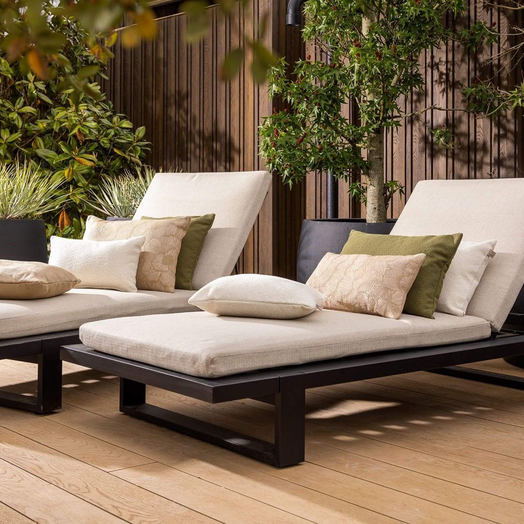Dutch Decor Outdoor Dekokissen Unifarbe Julio 45x45 cm Grün Produktbild 