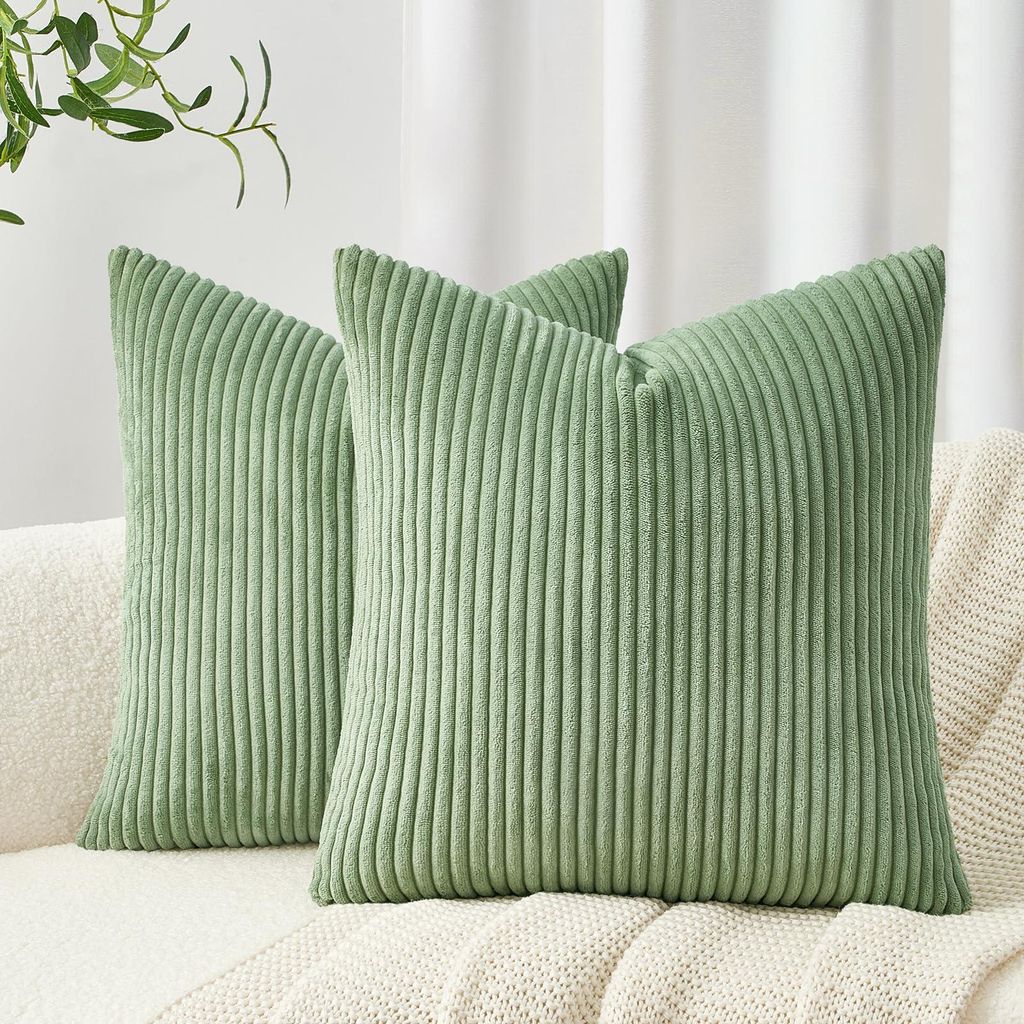Set aus 2 Kissenbezügen 65x65 cm, grüner Cord mit Streifenmuster, dekorative Kissen für das Sofa, dekorative Kissenbezüge.