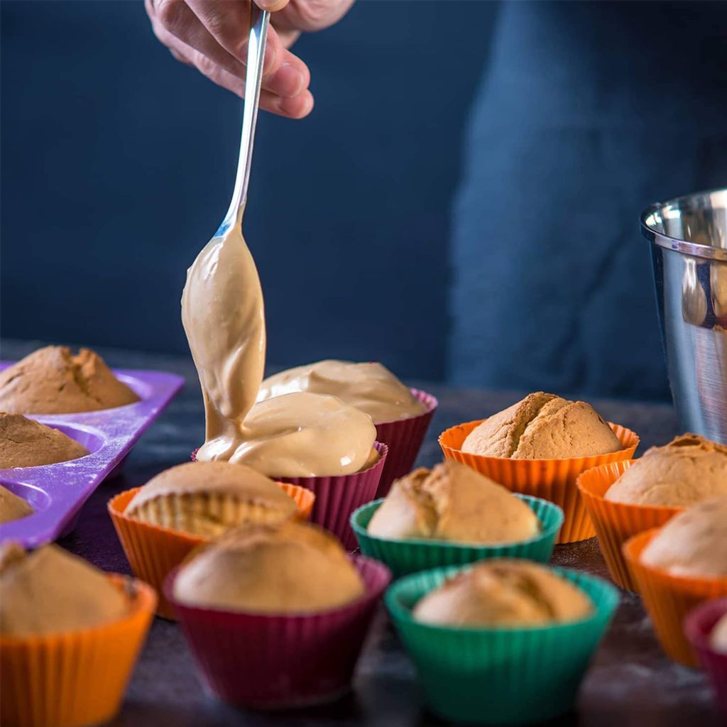 12 Stück Silikon Muffinformen Wiederverwendbar – 6 Farben, Spülmaschinengeeignet, Backofenfest Bis 230°C