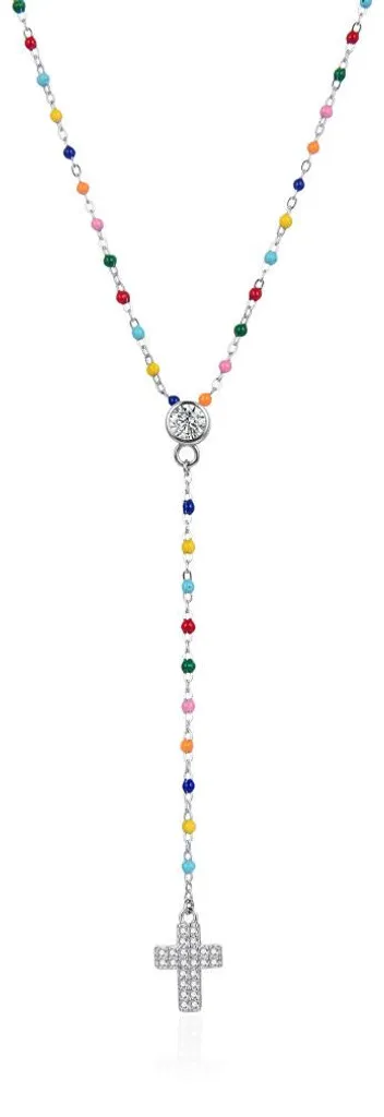 Bijou religieux collier perles et croix argent pour femme élégante