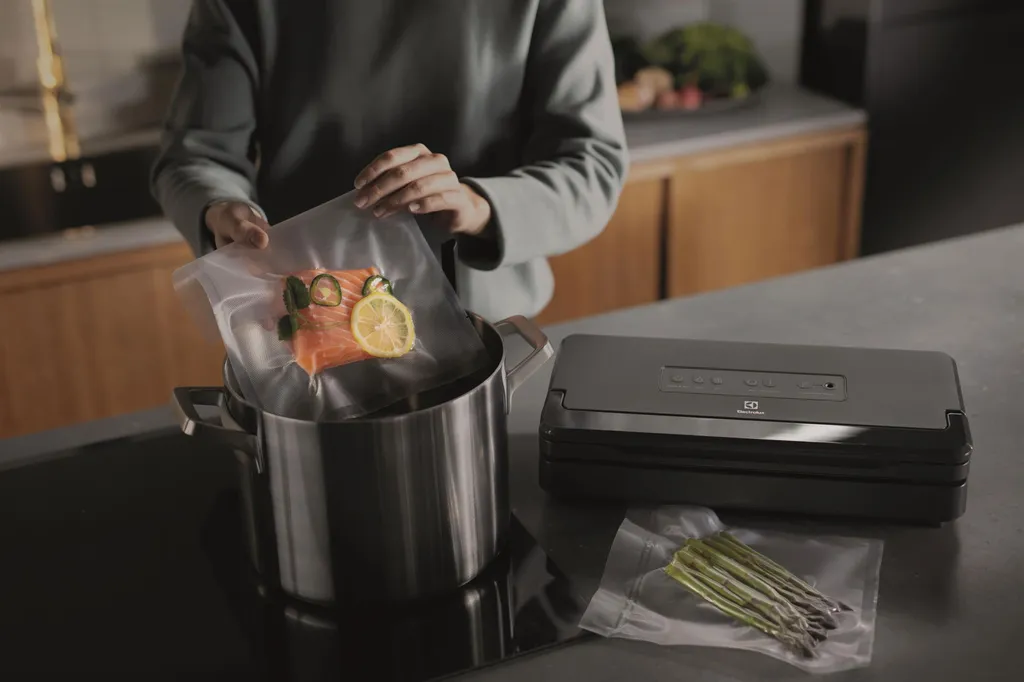 Évitez le gaspillage alimentaire avec la machine sous vide Electrolux E6VS1-6AG - 2