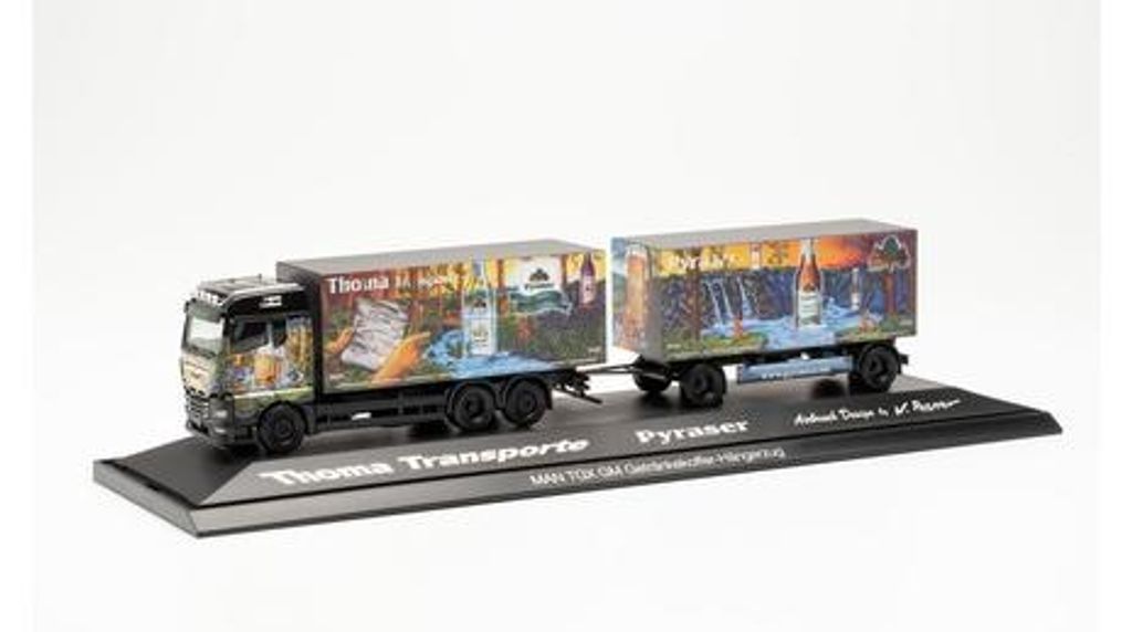 Herpa 122207 - 1/87 MAN TGX GM Getränkekoffer-Hängerzug „Pyraser II / Thoma“