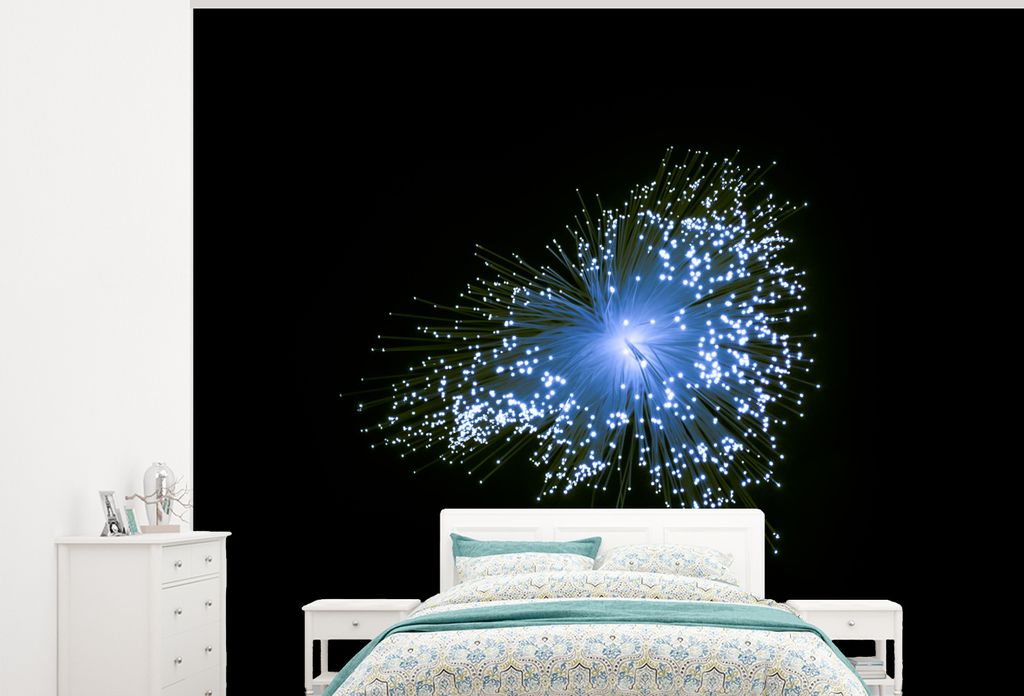 MuchoWow Fototapete für Wohnzimmer oder Schlafzimmer Wandtapete Vinyl Motivtapete Glühen von Fiberglas vor einem schwarzen Hintergrund - 325x26...